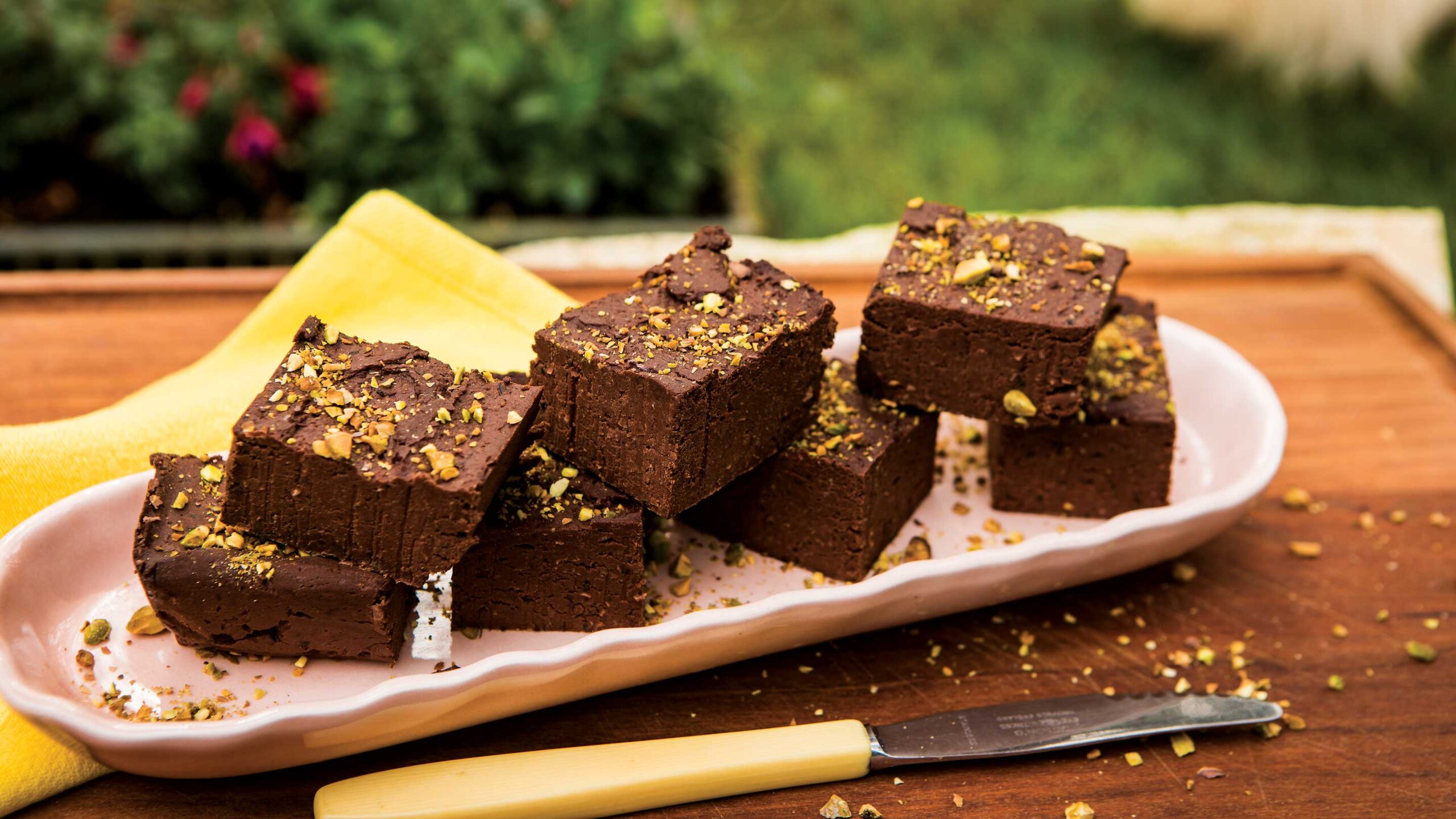 Some Of The Popular Desserts Of The United Arab Emirates