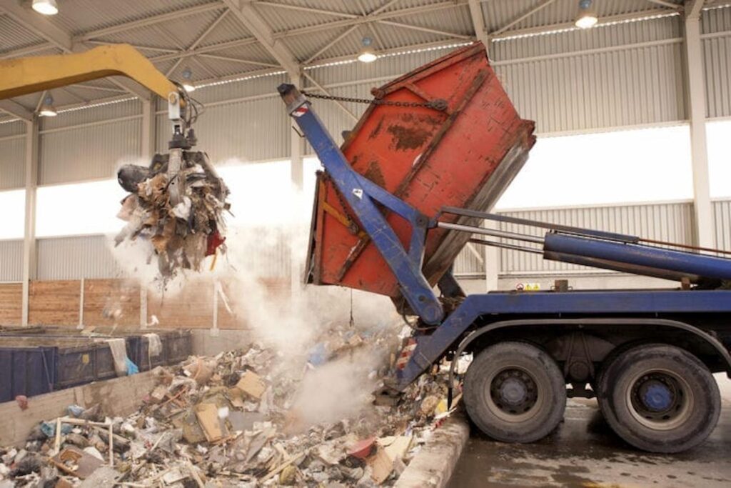 Dumpster or Grab Hire? Understanding Your Waste Removal Options