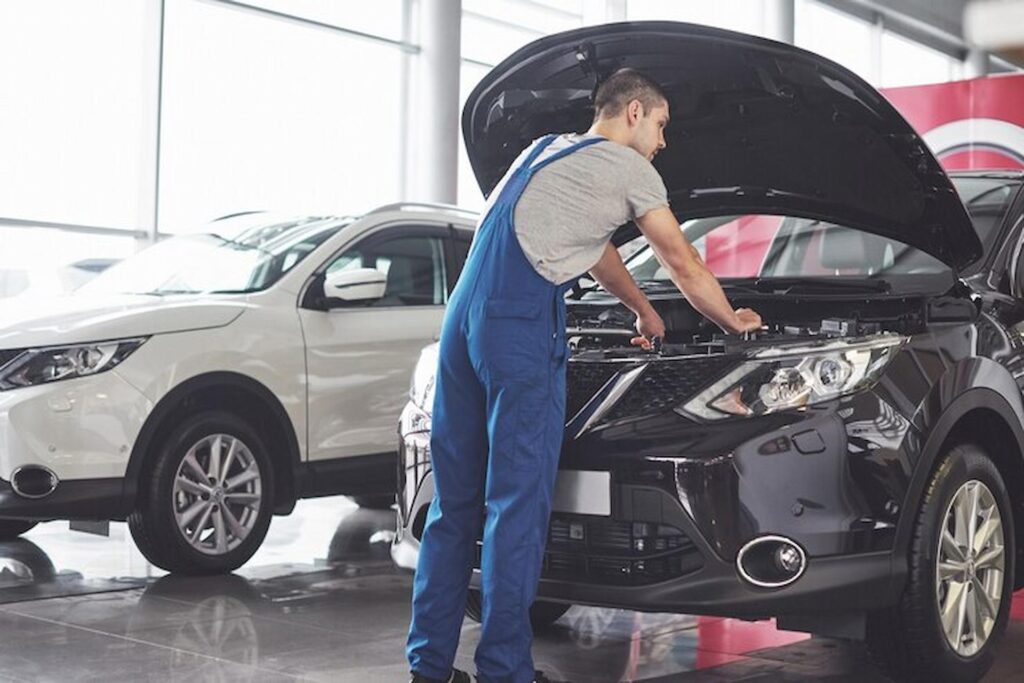 5 Key Differences Between an MOT and a Service Every Driver Should Know